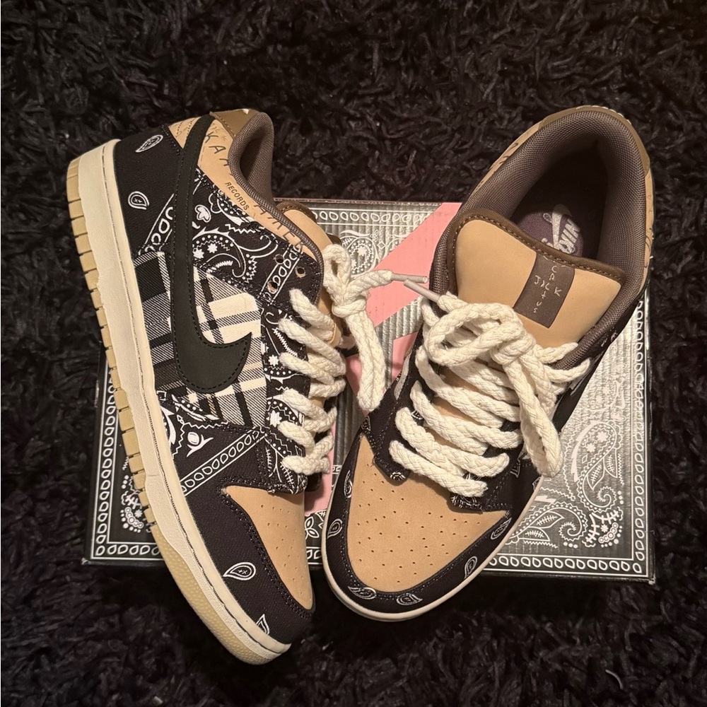 Nike SB Dunk Travis Scott Black and Tan Sneakers(reps)